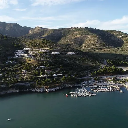 Aparthotel Al Porto Mattinata